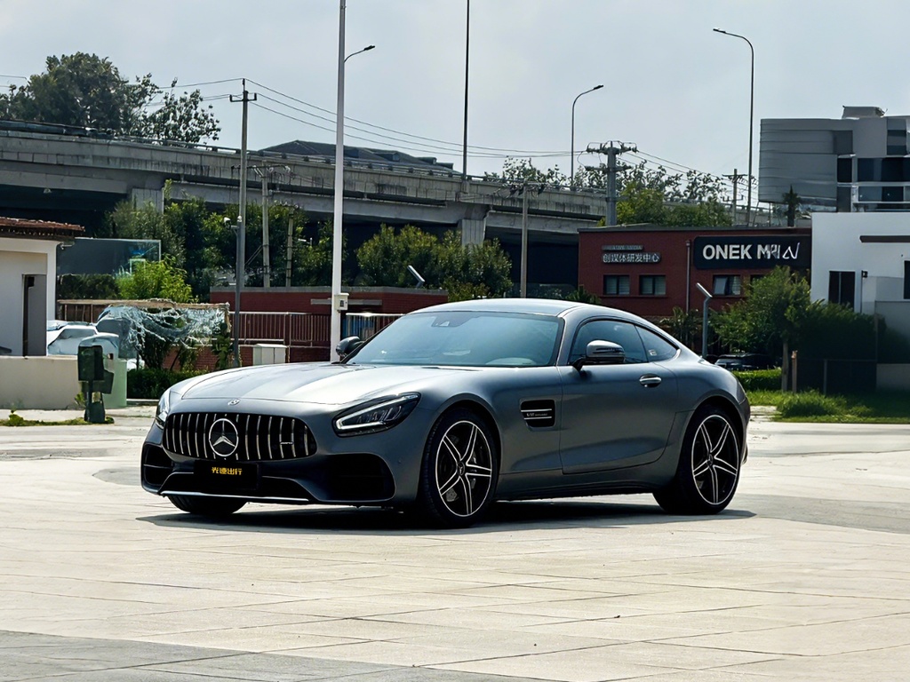 梅赛德斯-AMG GT