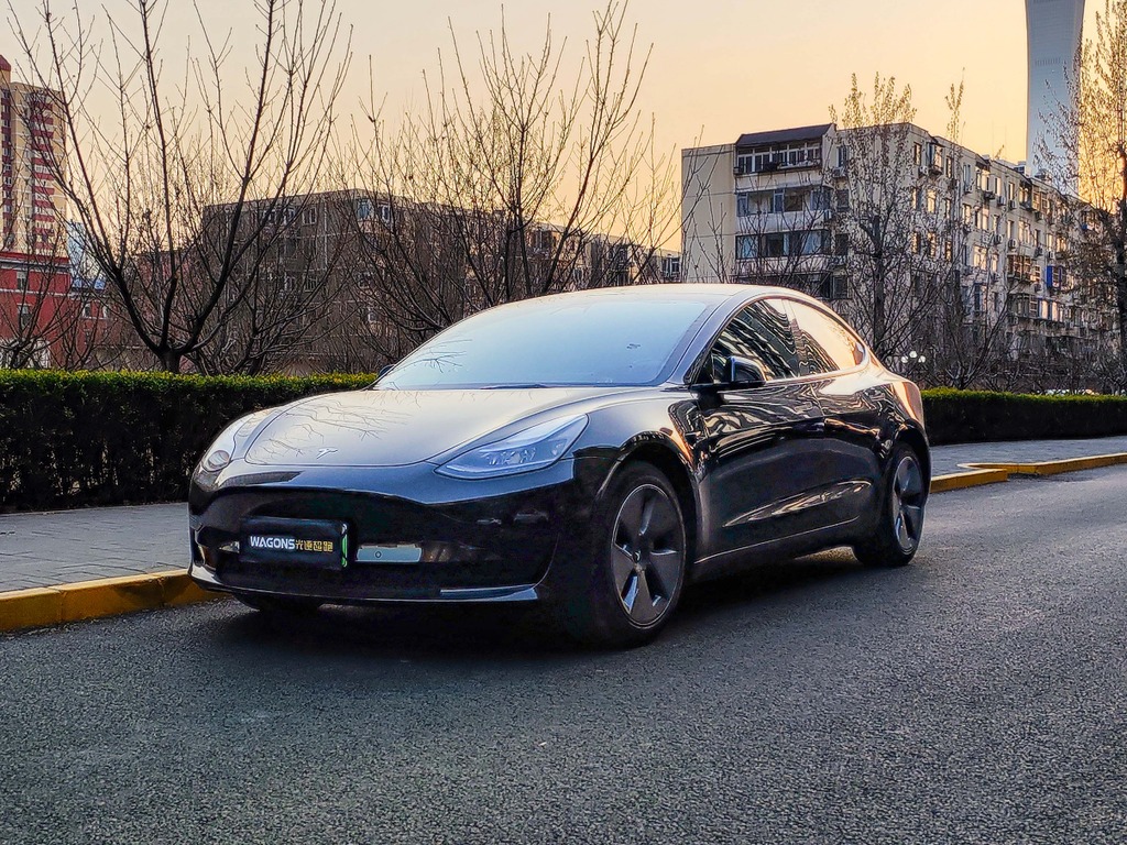 特斯拉 Model 3