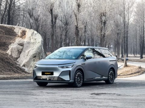 小鹏 X9