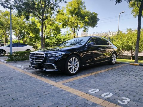 梅赛德斯-奔驰 S400L 商务版